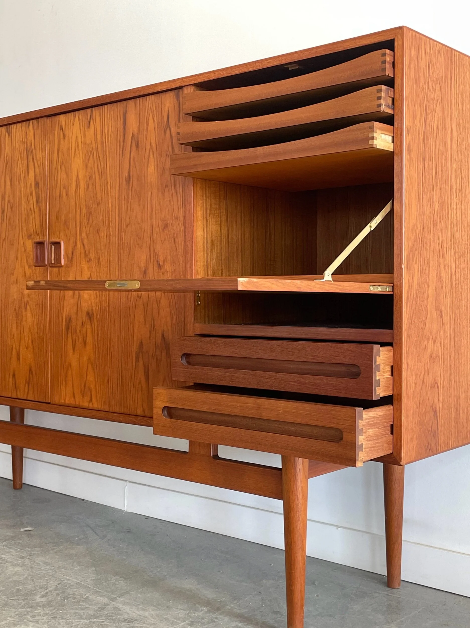 5B1A51B1-DAFC-4CC3-9DE2-BE93755962D5