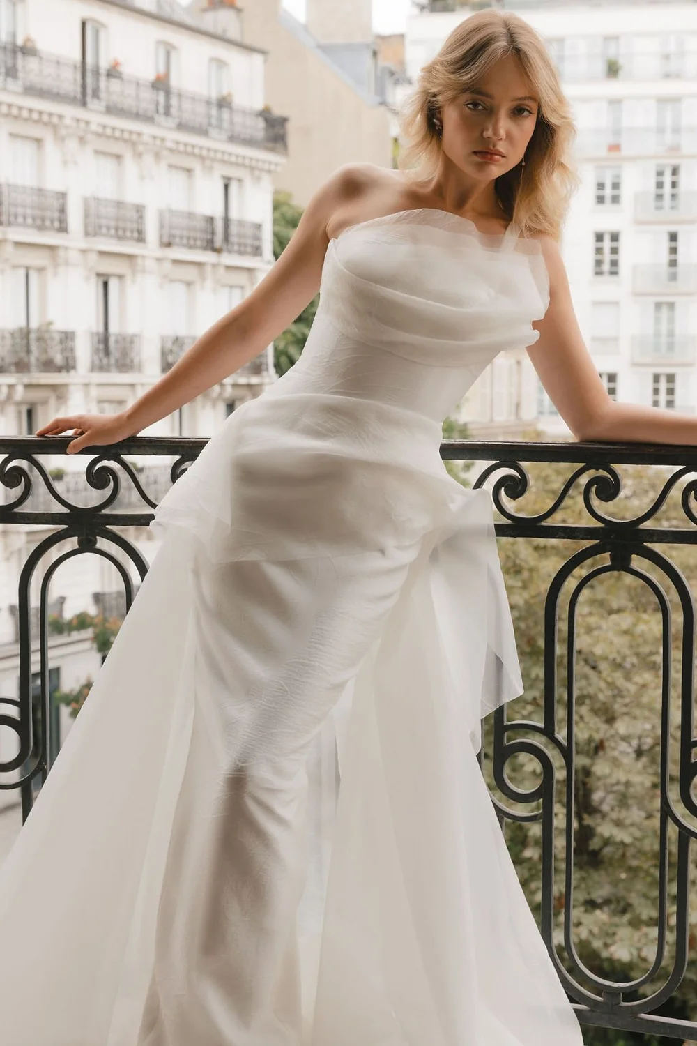 ginny and georgia wedding dress designer Will never be over @briannehowey in this @inesdisanto wedding dress that our costume designer @juliapatkos found. The dress is so stunning and voluptuous we had to find a dummy version for Bri