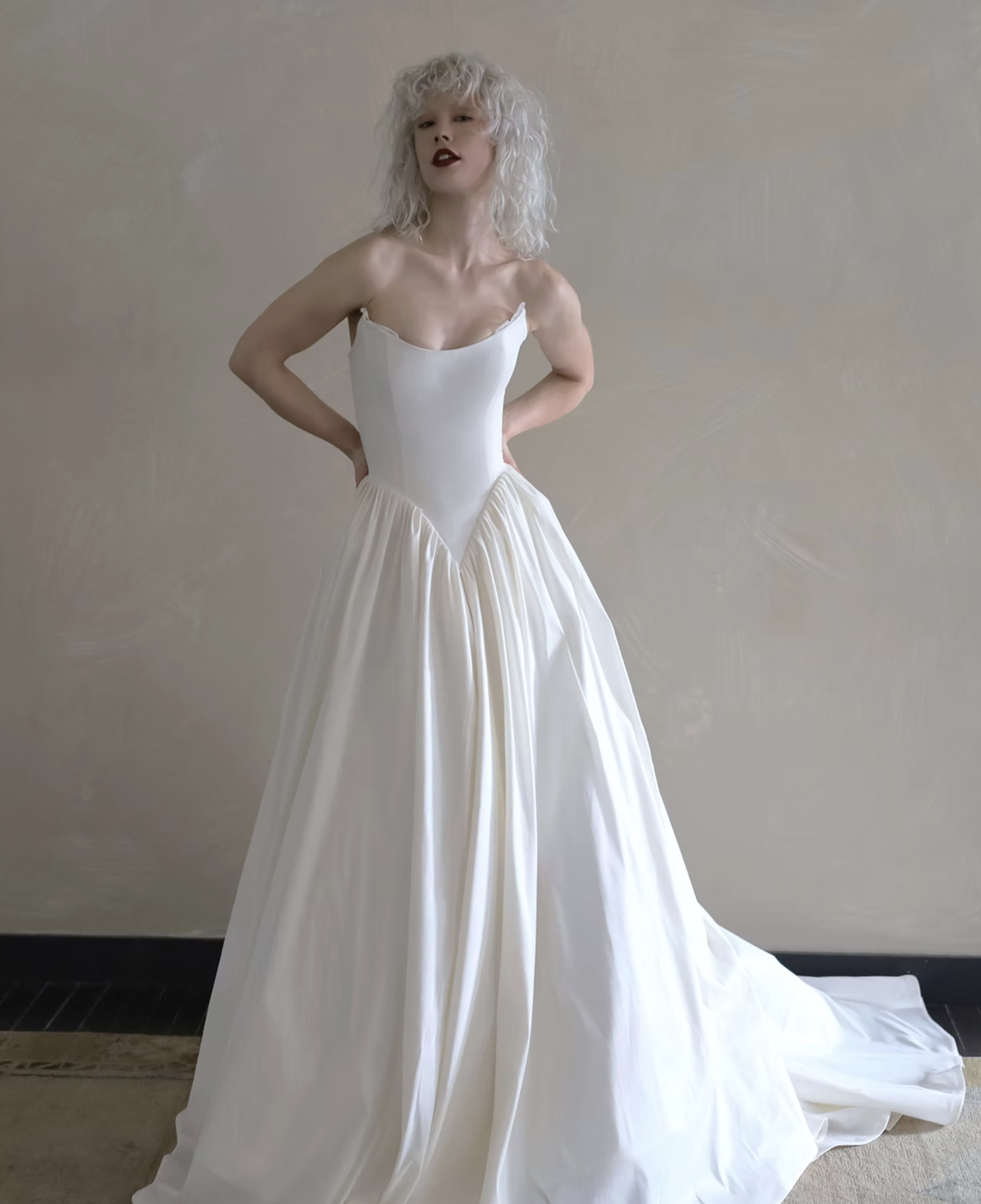 Hedy (sampled in size 14)