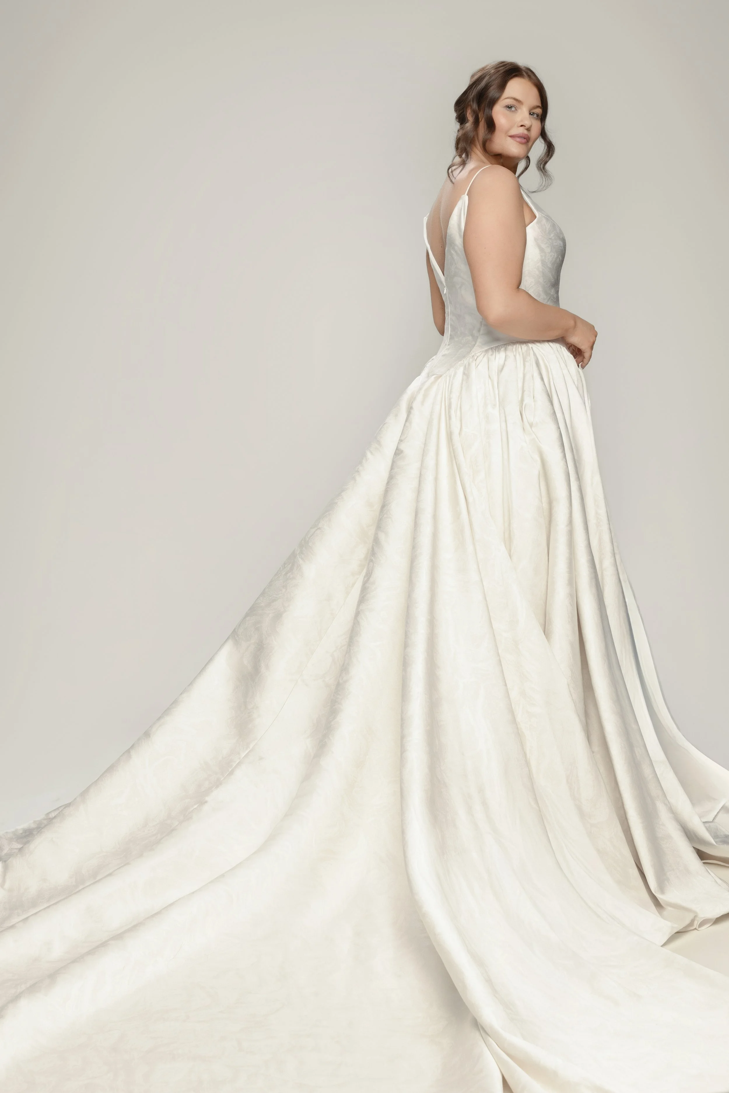 Carmen (sampled in sizes 8 + 18)