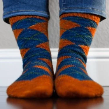 Diamonds+and+Rakers+Sock+pattern+from+Grey+Drizzle+Fibers