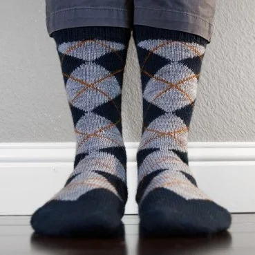 Diamonds+and+Rakers+Sock+pattern+from+Grey+Drizzle+Fibers