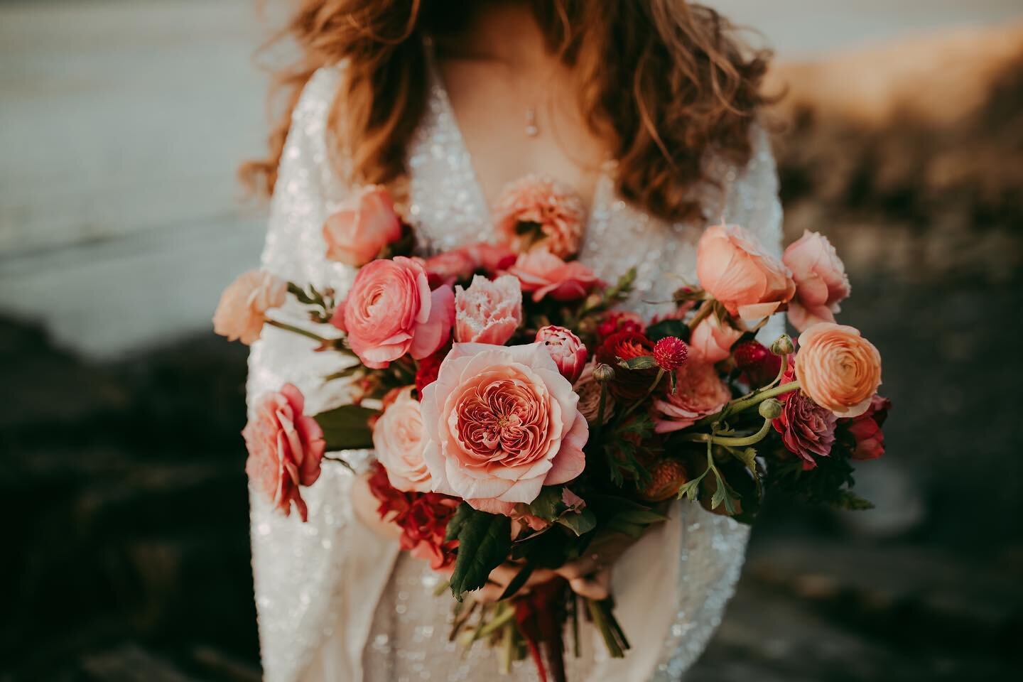 Okay lovers! I&rsquo;ve decided to do a Valentine&rsquo;s Day bouquet giveaway! Enter by tagging someone you think deserves to win a market wrap bouquet and also share the post to your story for additional entries! I also still have Valentine&rsquo;s