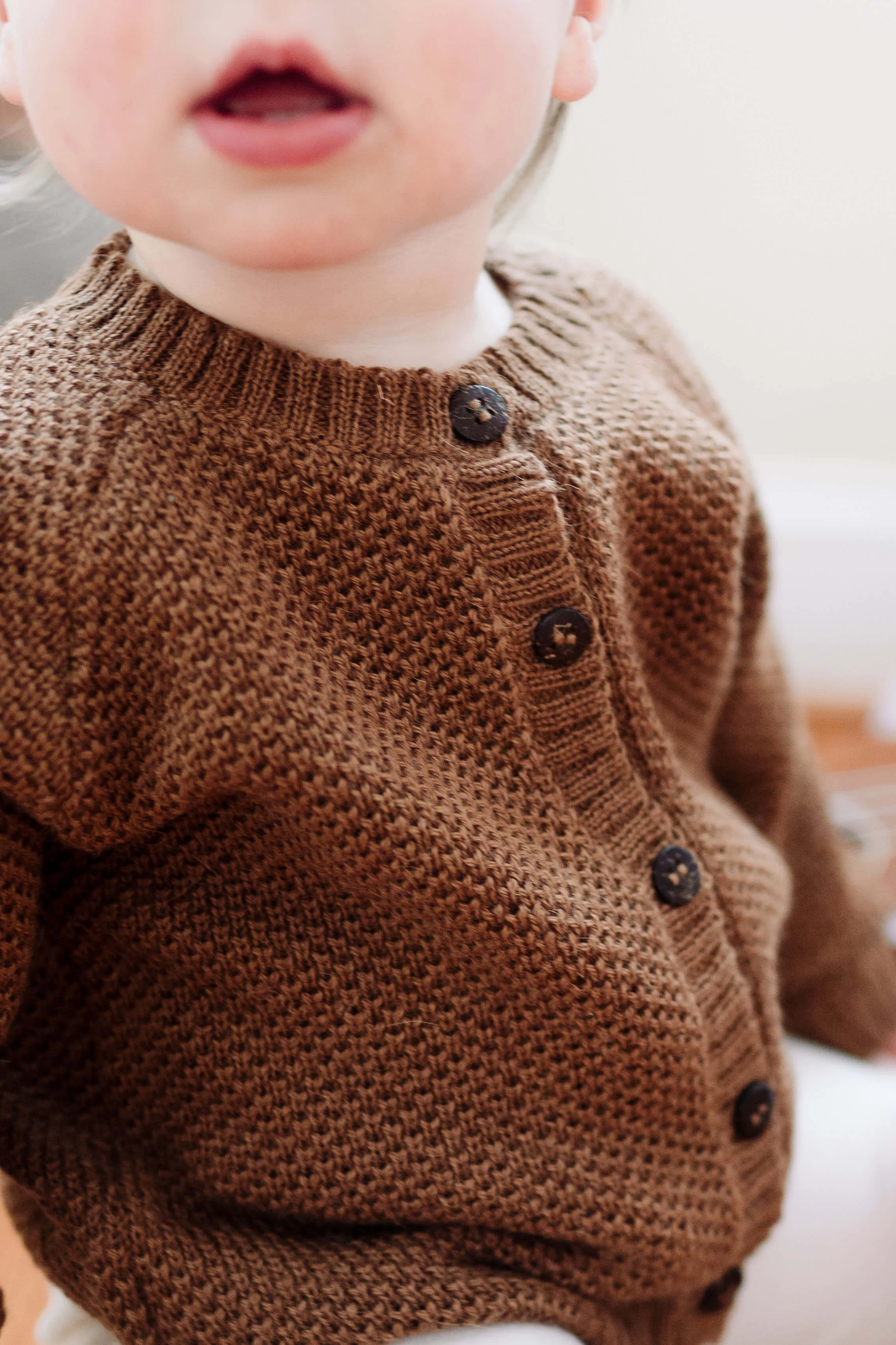 BIO BABY ALPACA CARDIGAN CAMEL PETIT KOLIBRI