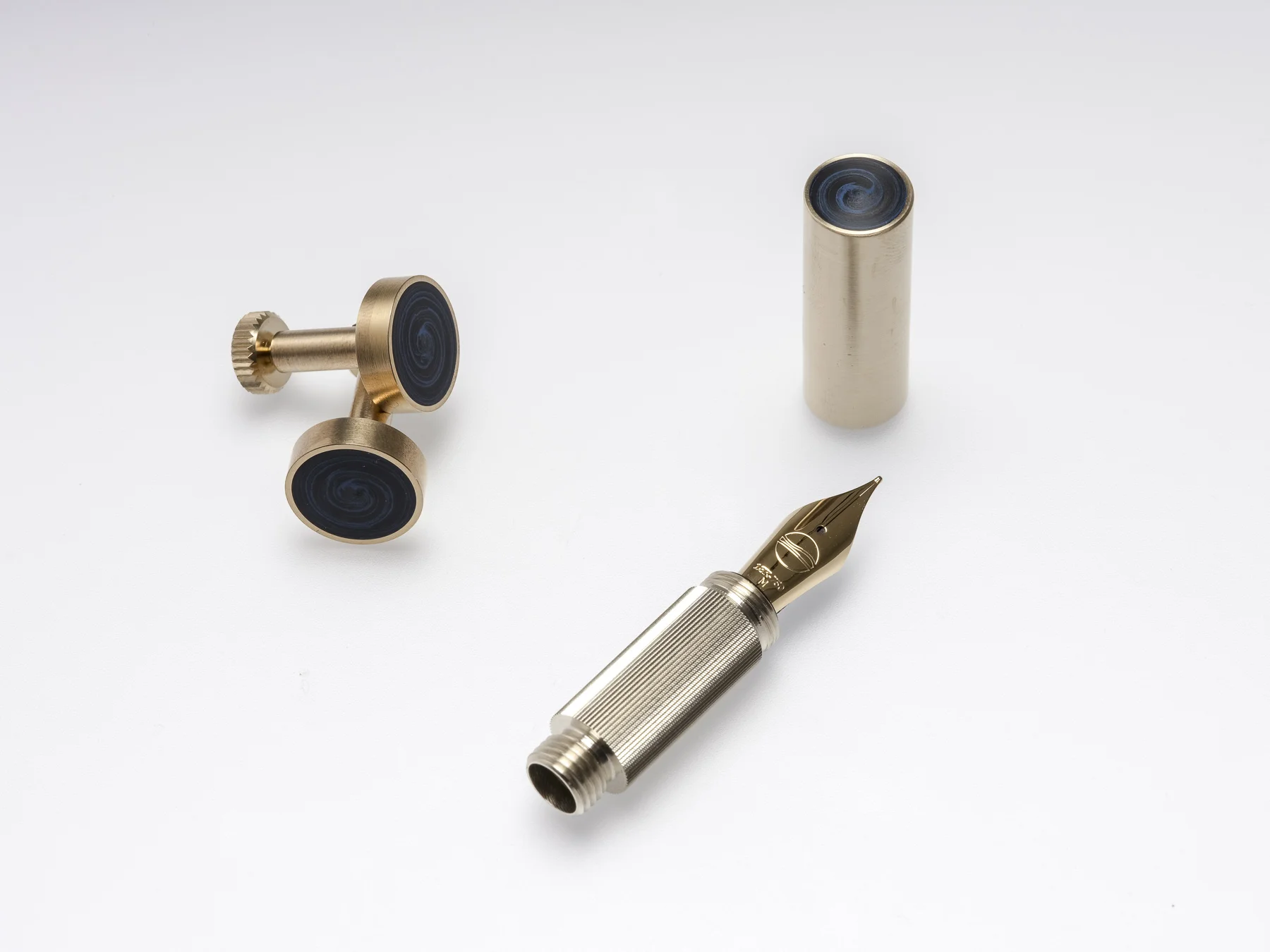 ELBWOOD-Manschettenknopf-Cufflink-Schiffschraubenbronze-Ebonit.JPG-94.jpg