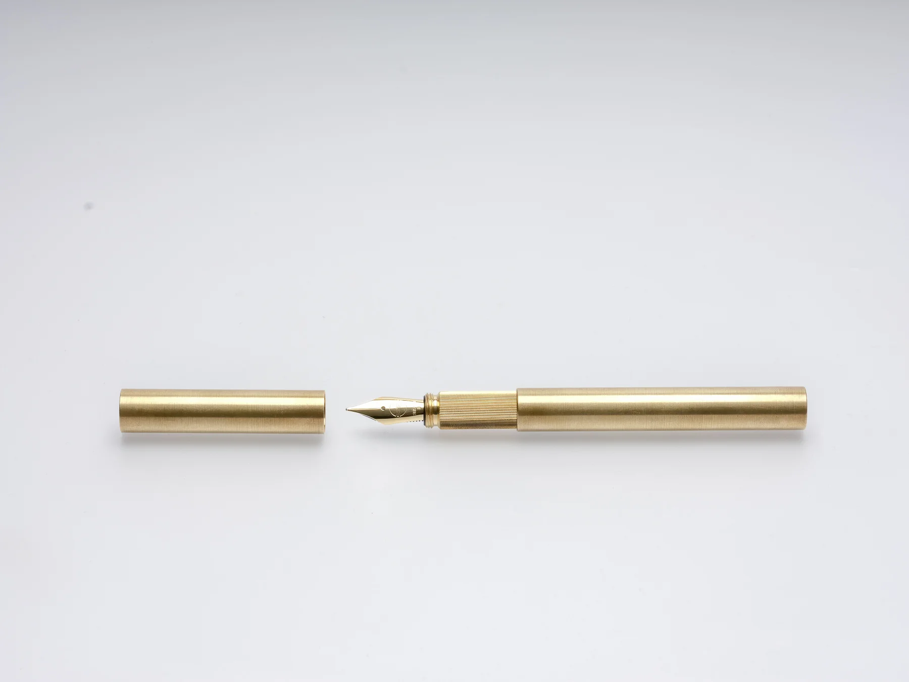 ELBWOOD_F1-Longcap-Messing-Ebonit-Goldfeder-18k-750-16.jpg