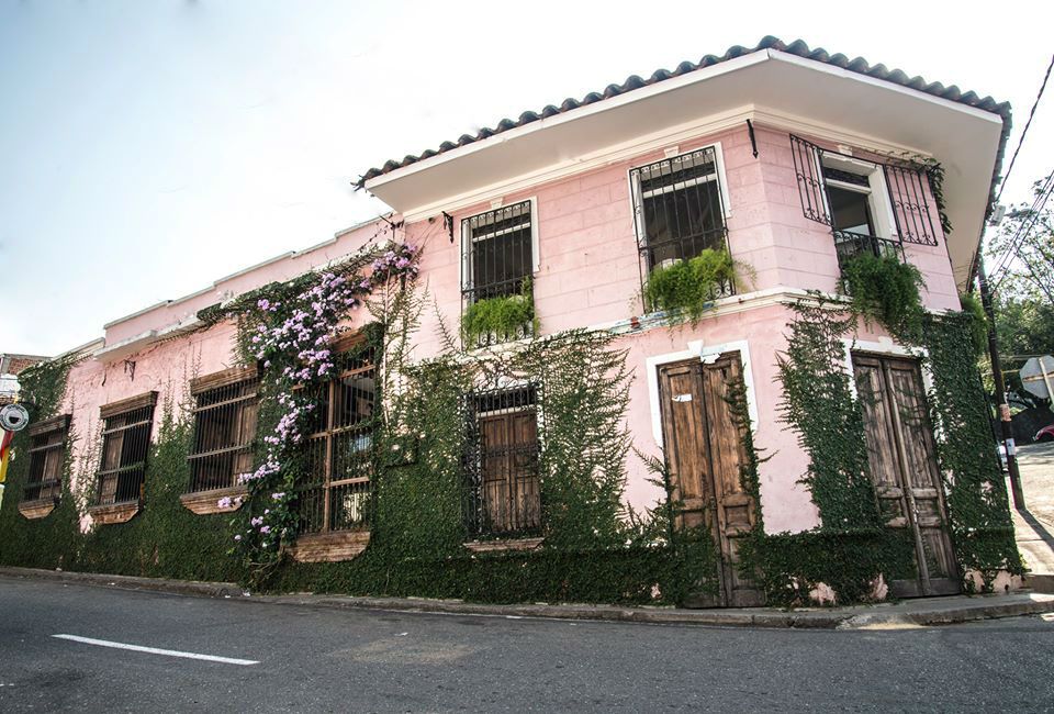 Antigua Contemporánea in San Antonio