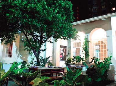 The terrace at Platillos Voladores
