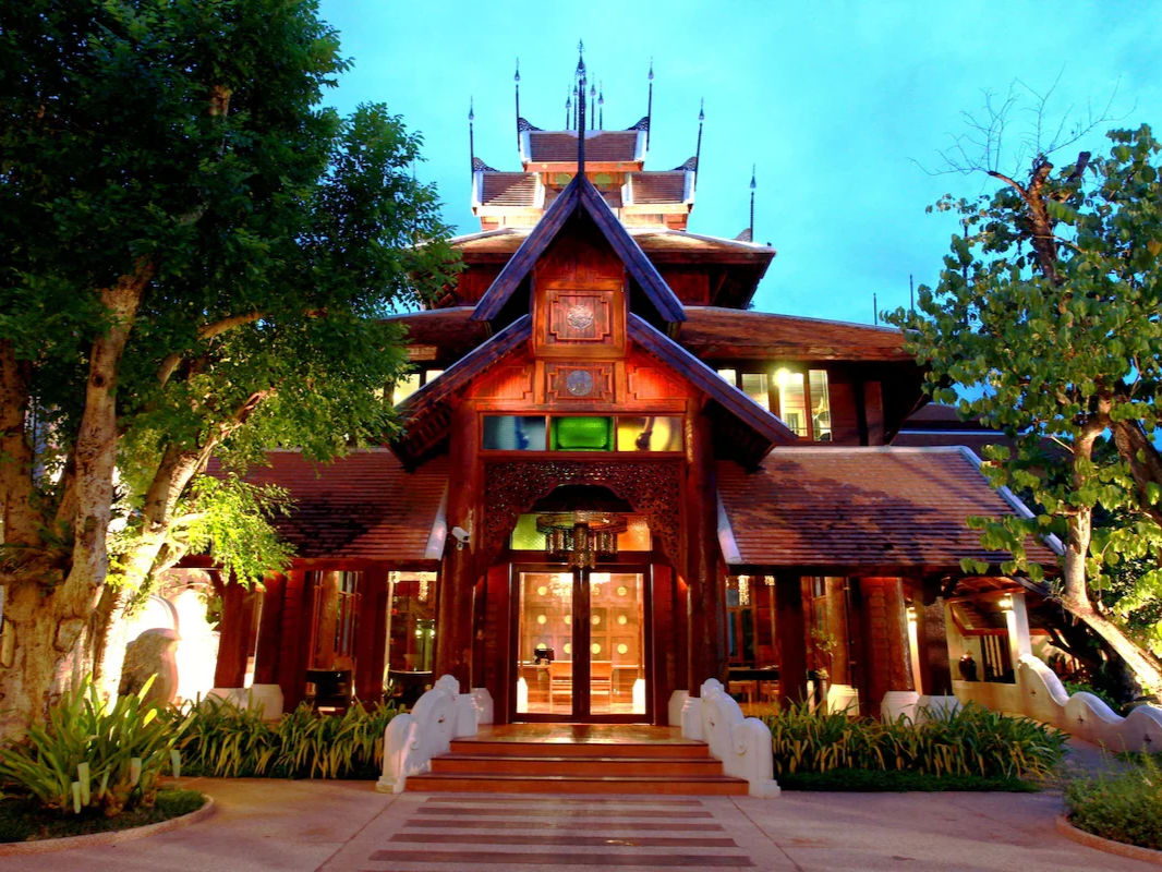 The Rim Resort