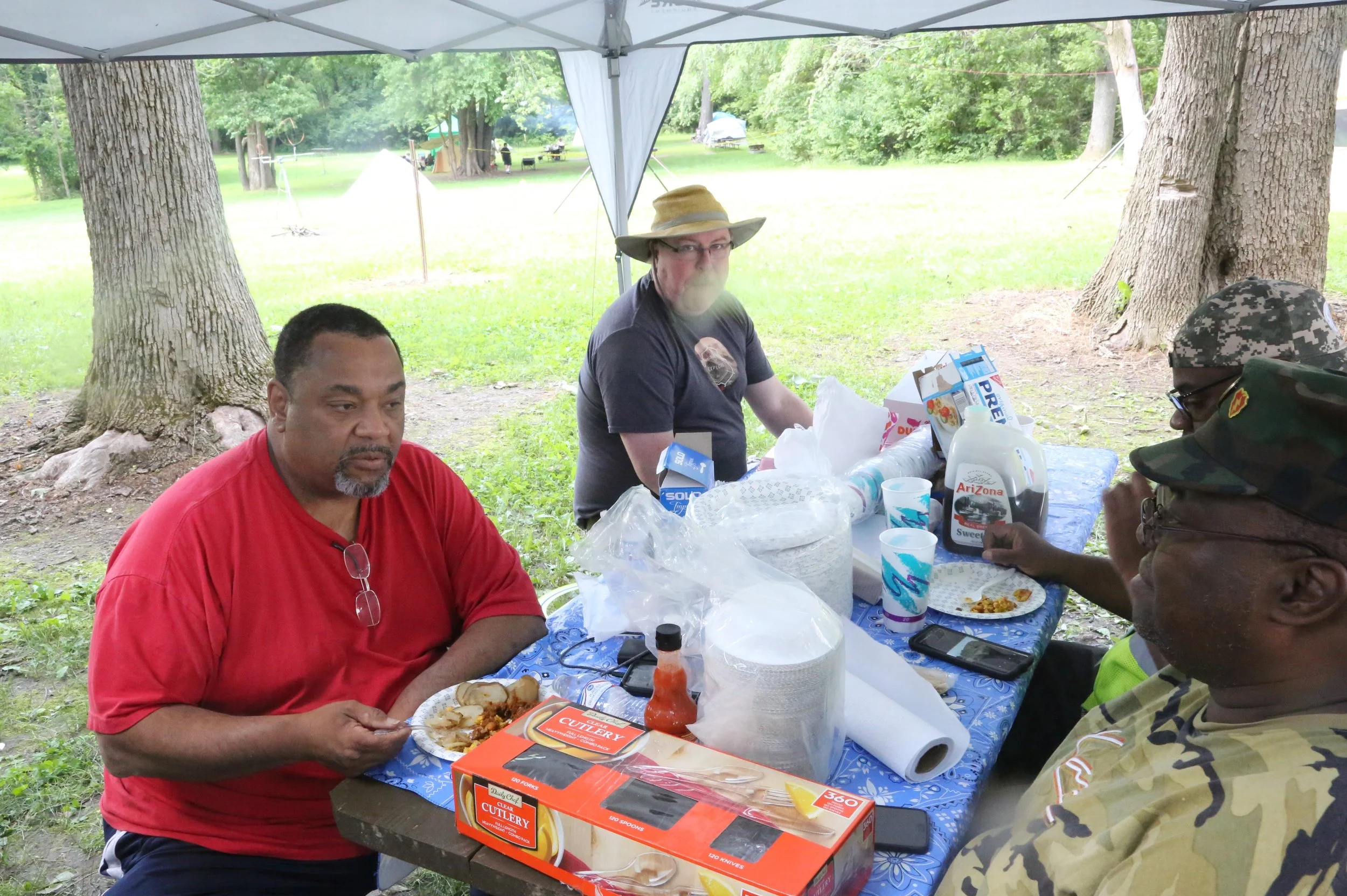 guys eating.jpg
