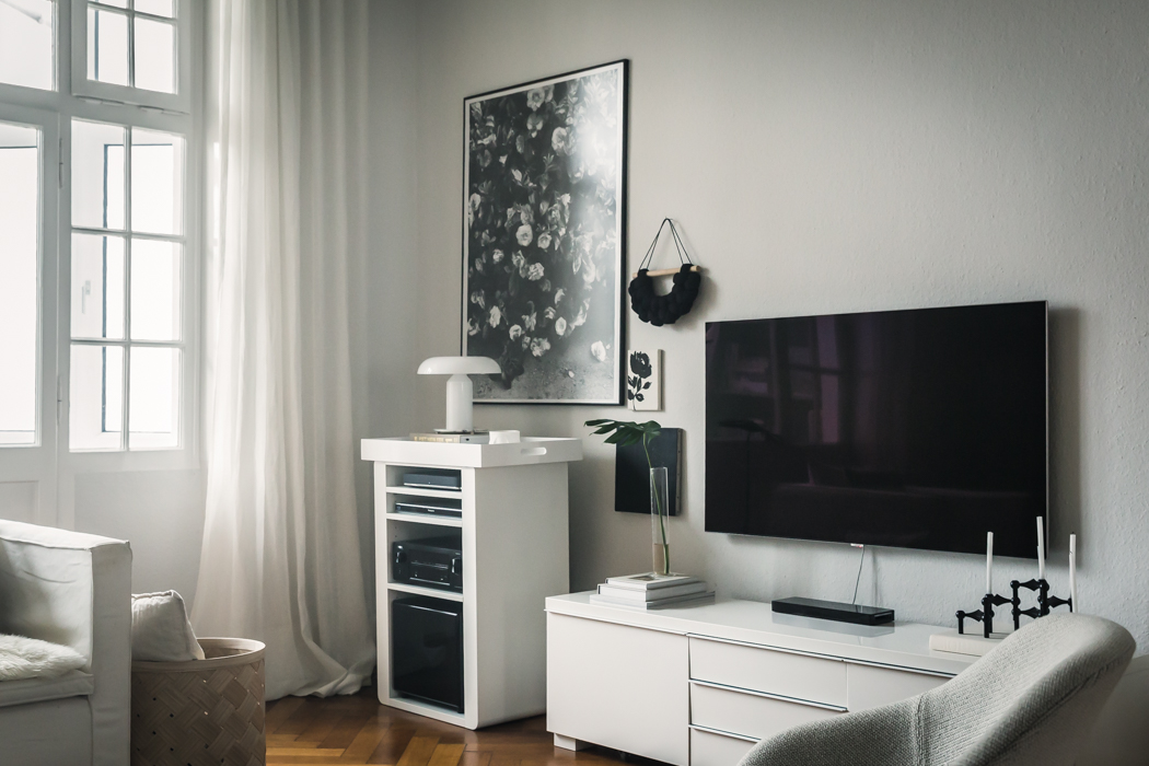 8 Ways To Decorate Around A Flat Screen Tv Decor8