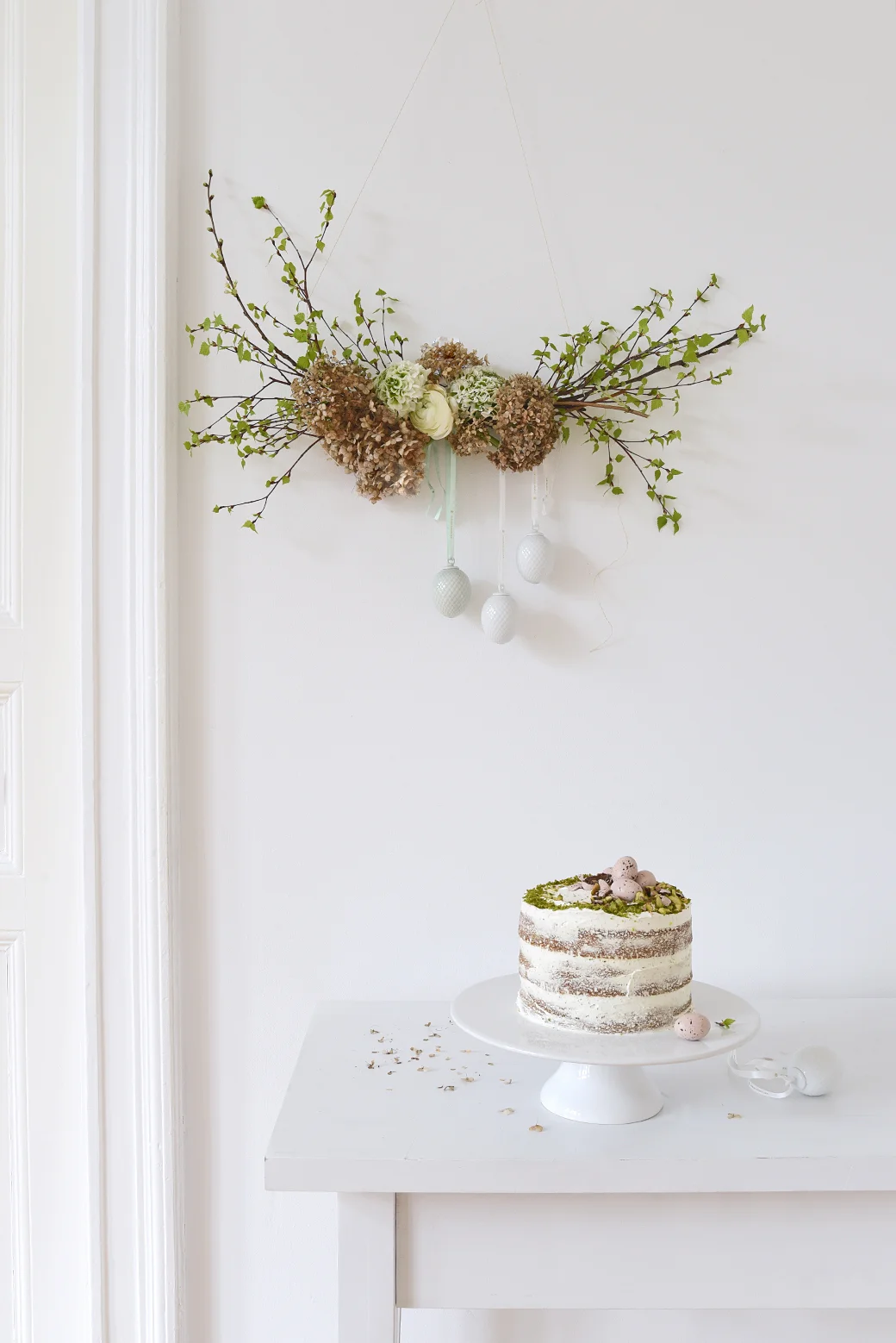 Beautiful Easter Cake Easter Tabletop Decorations Decor8