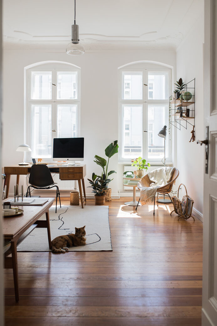 Berlin Apartment with Vintage Flair and Natural Colors