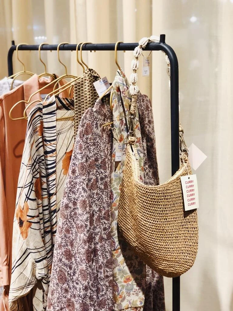 Relove + Roses / CURRY