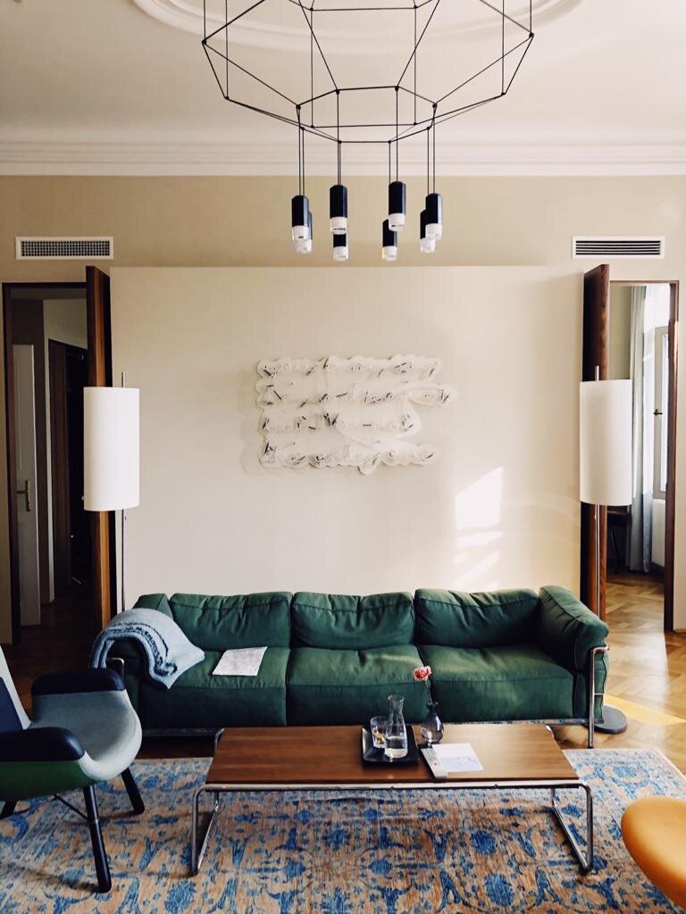 The &ldquo; United Nations &rdquo; suite, fantastic colors