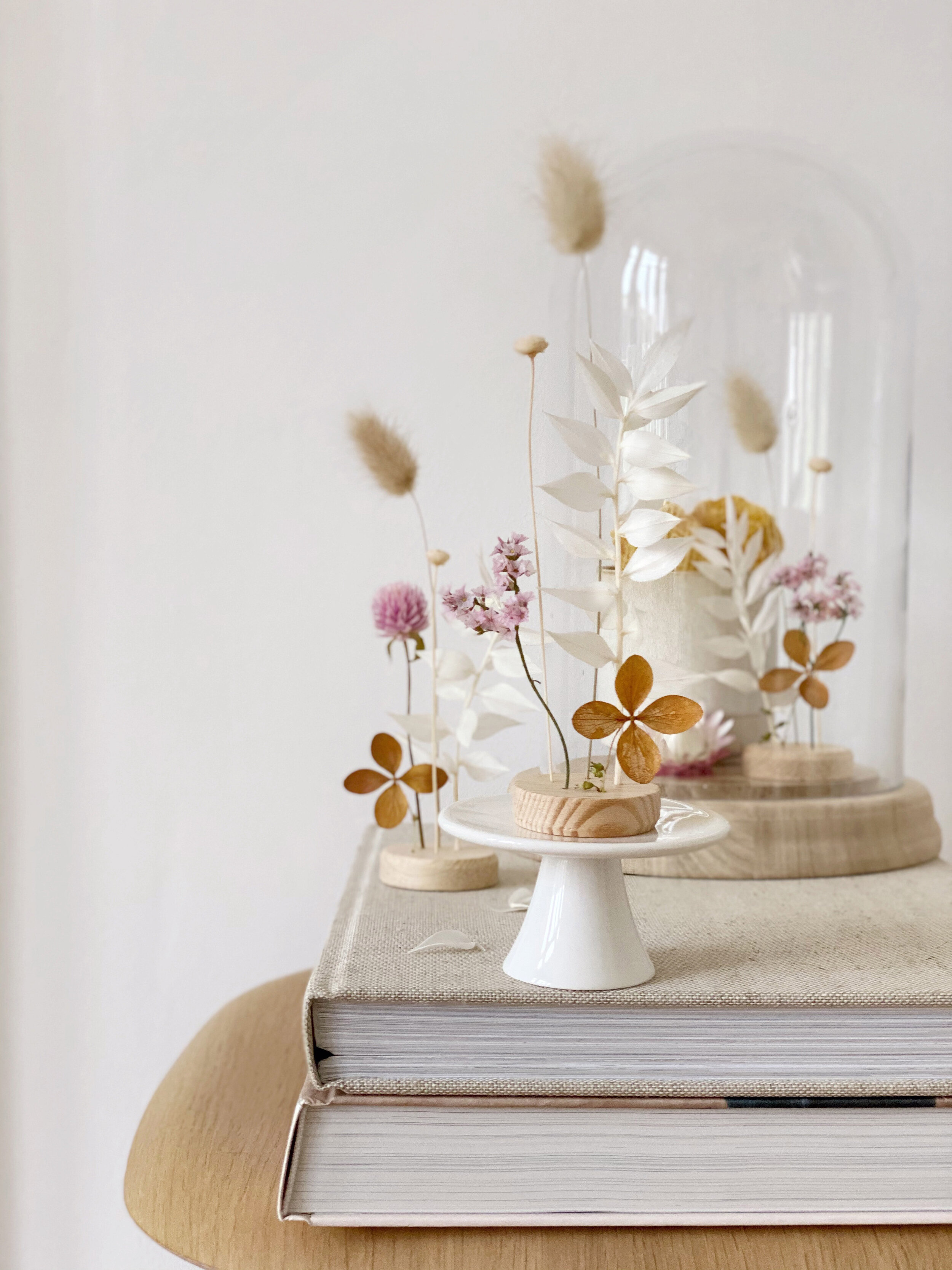 L-002 Dried Flower Table Lamp