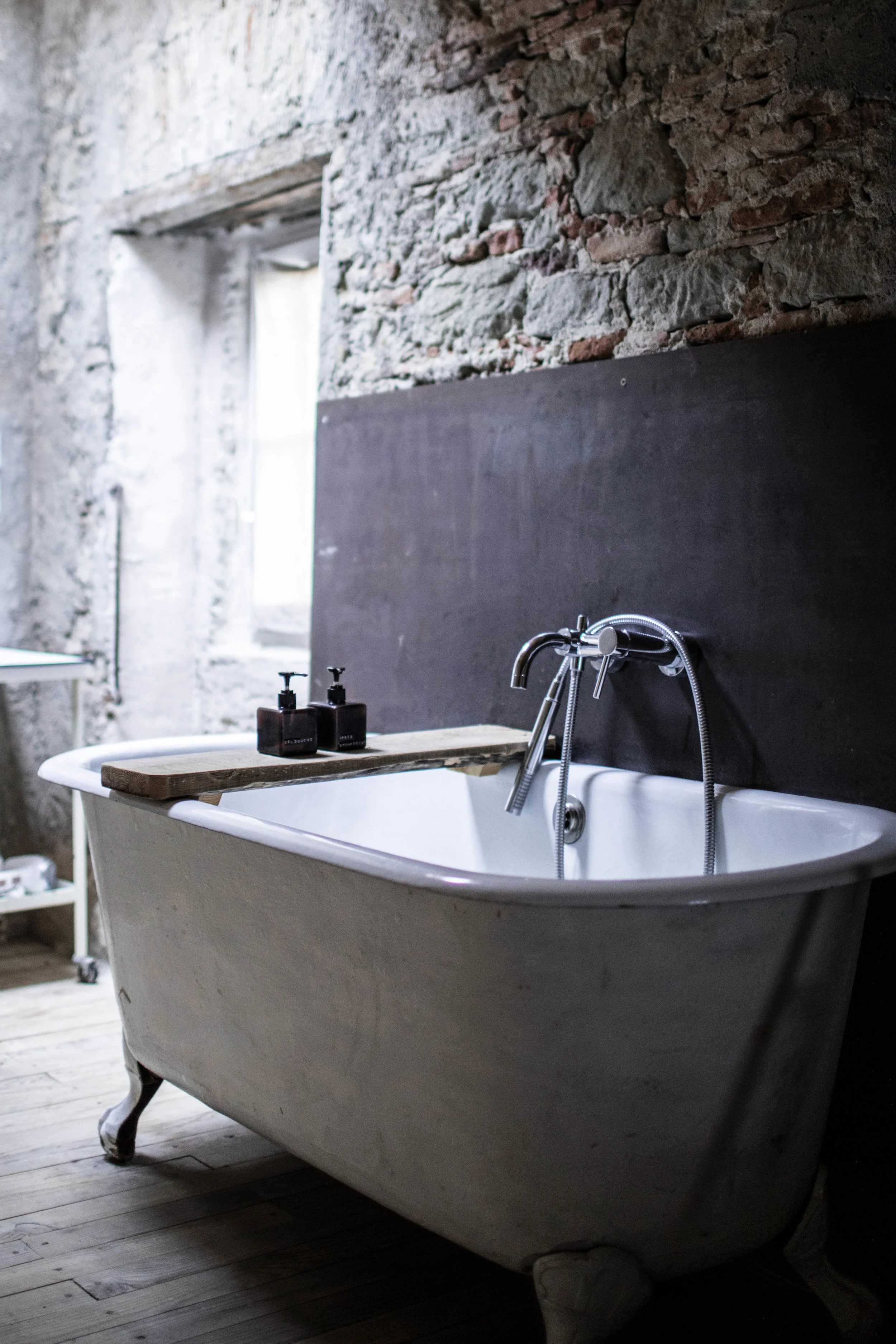 camellas-lloret-mison'd'hotes-beth-kirby-room-5-bath.jpg