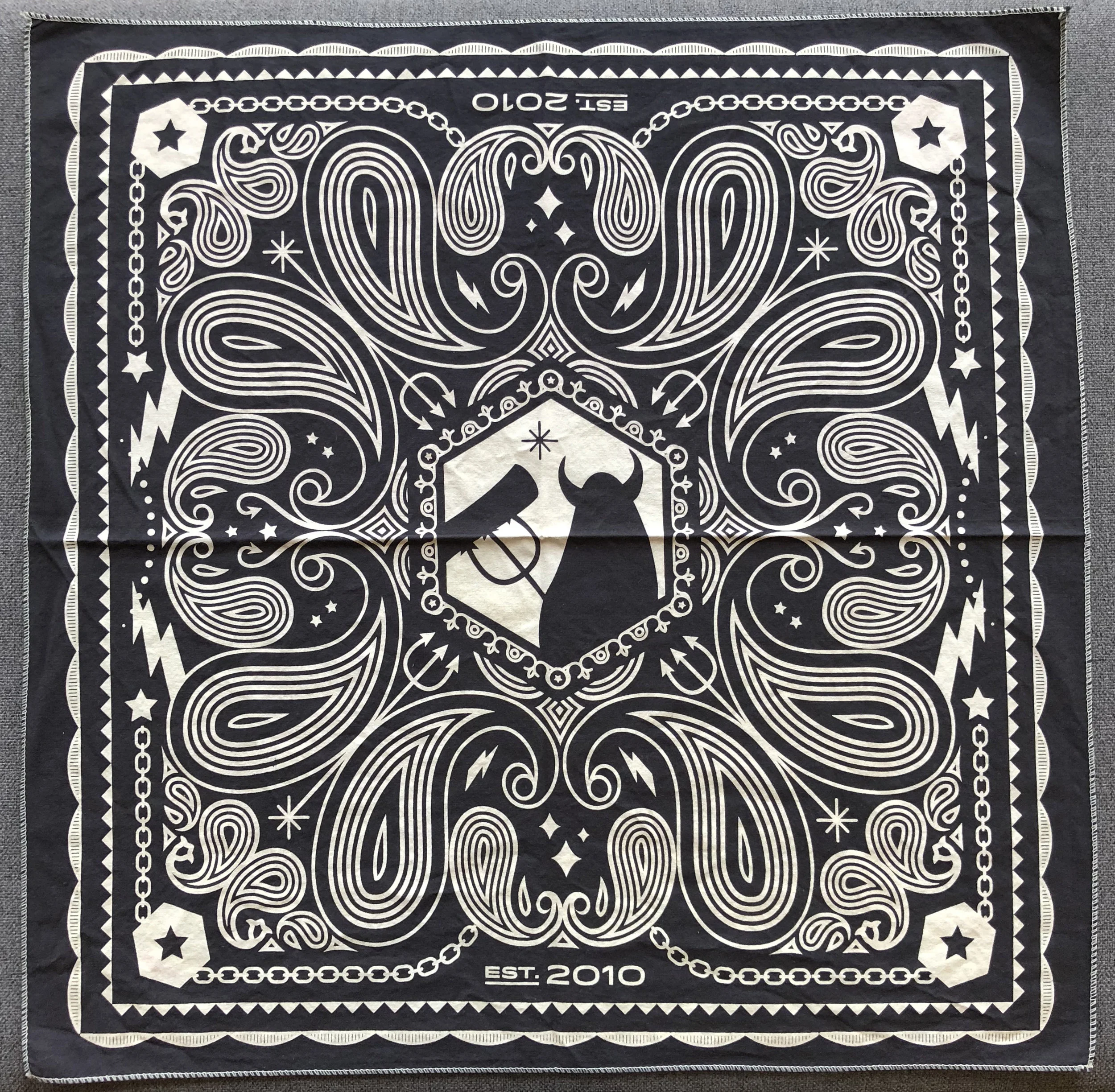 black_bandana_full_open.jpg