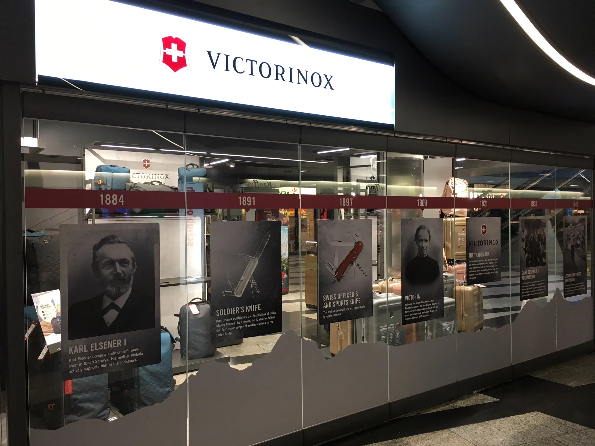 VICTORINOX TIMELINE SHOPVILLE ZÜRICH