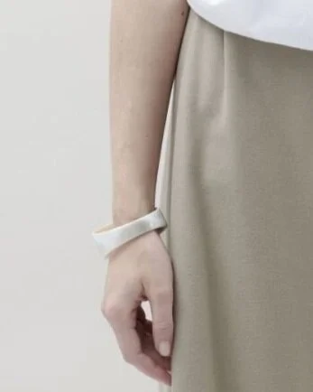 Armband-thintowide.jpg