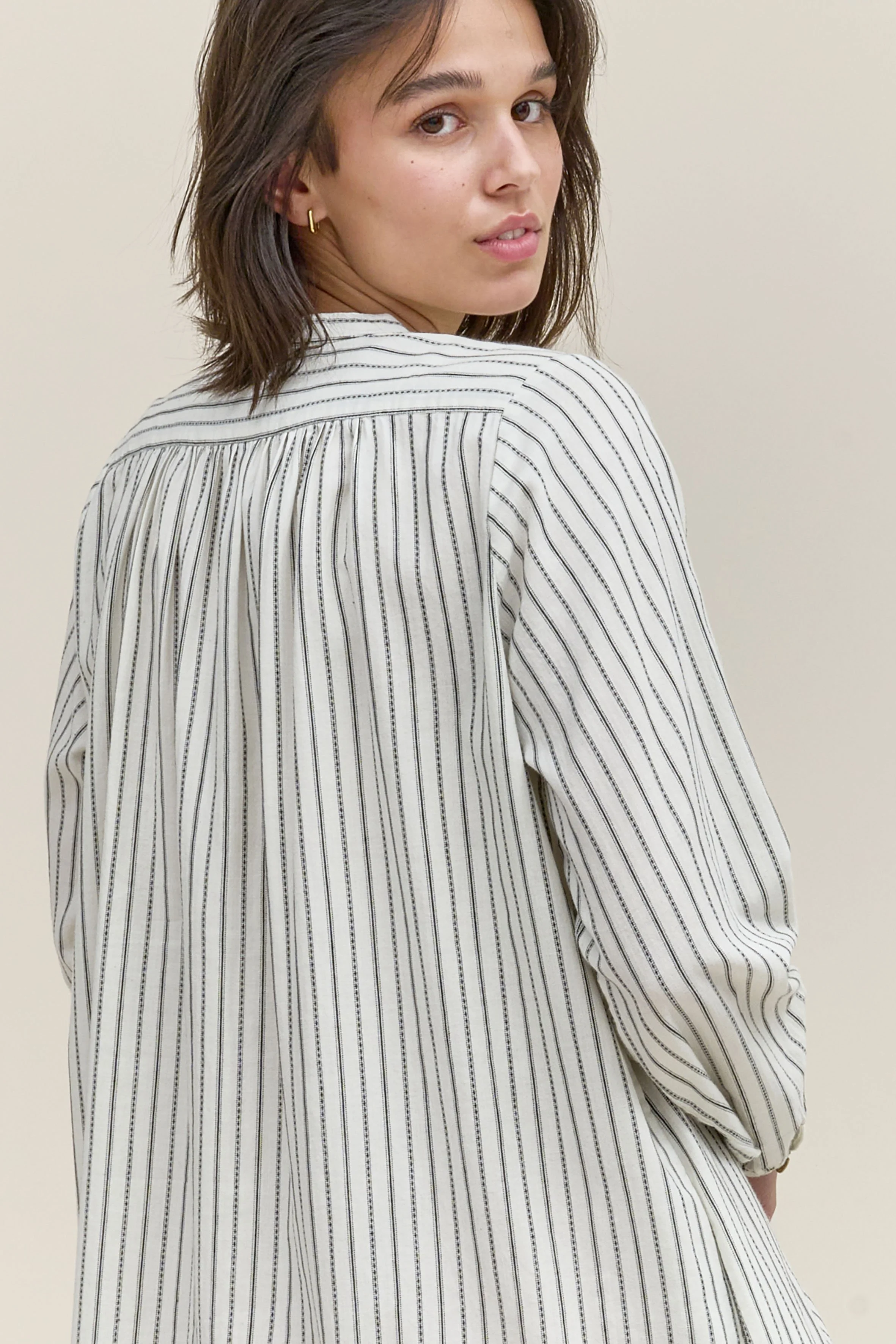 niara stripe black back detail.jpg