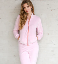Julia-homewear-ping.png