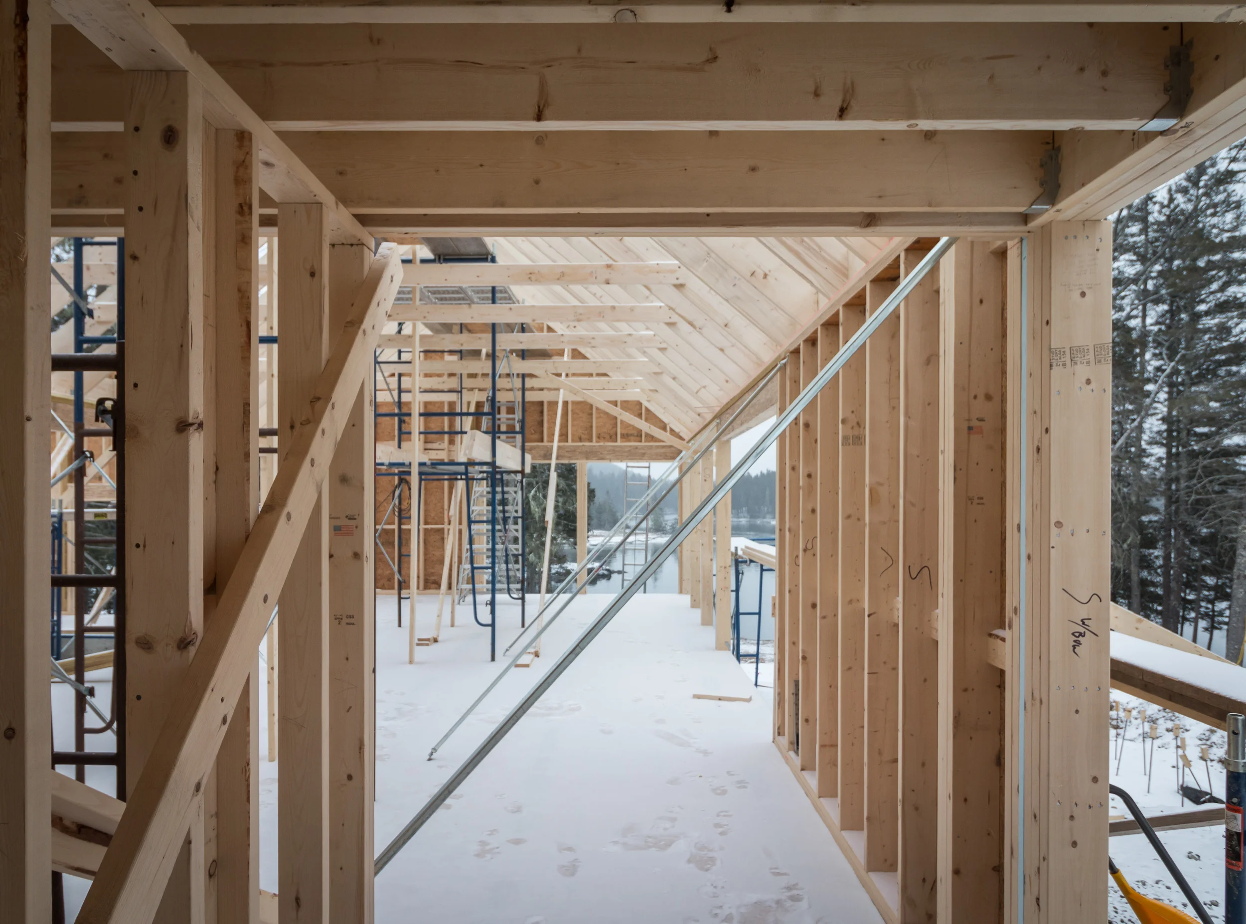 twhc-thumb-constr.jpg