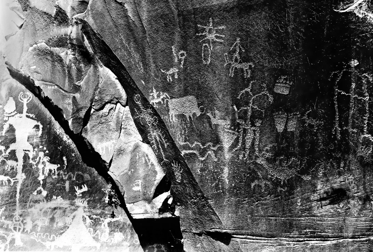 Newspaper Rock, Canyonlands, Ut '72.jpeg