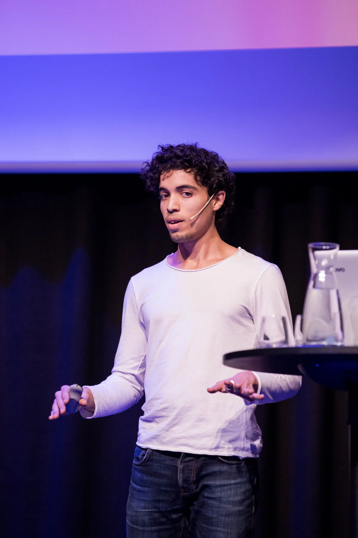 ismail dumb intelligence speech05.jpg