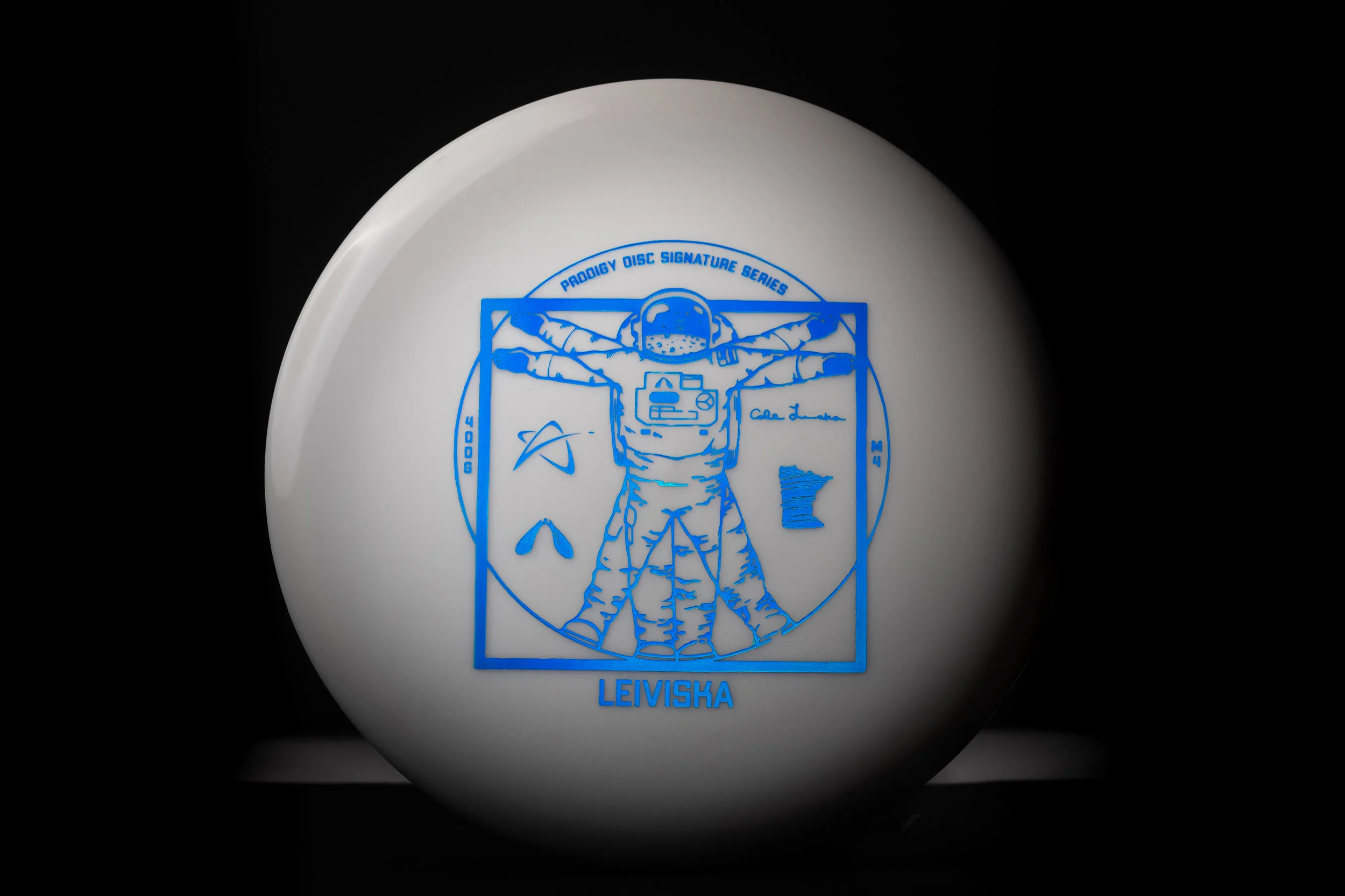 cale_leiviska_M4_400G_signature_series_lifestyle_7.jpg