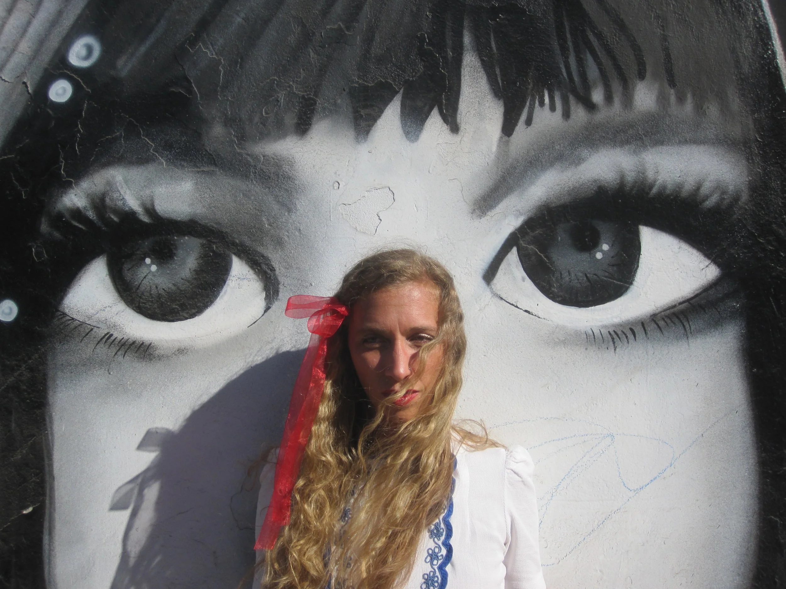 Emily as "Alice", Valparaiso, Chile, 2012