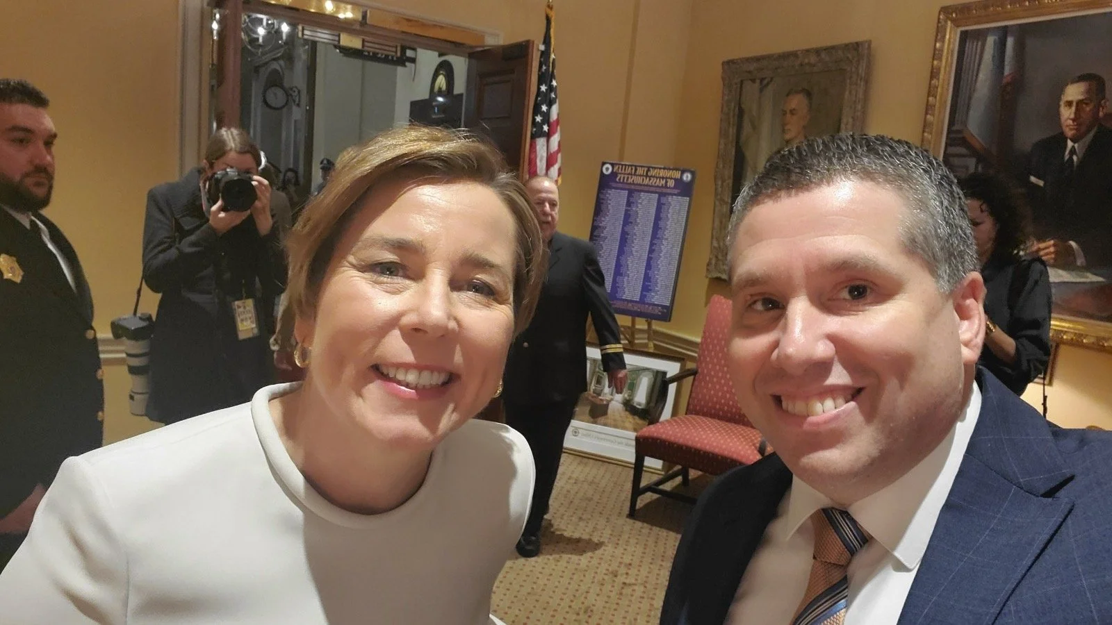 Senator DiDomenico Joins Family and Friends at Healey/Driscoll Inauguration