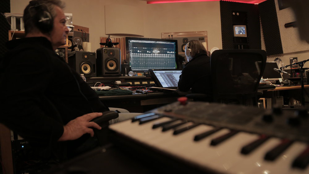8M6A7191Roger and David in studio2.jpg