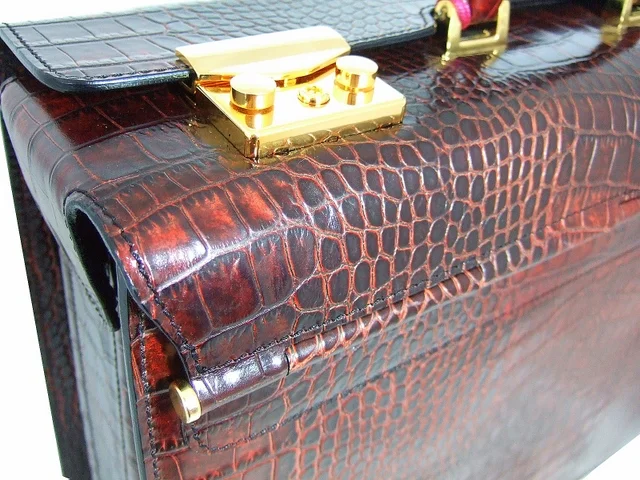 Pratesi 'Lorenzo Il Magnifico' Luxury Italian Croc-Effect Brown Leather Business Case Laptop - Bags & Arts