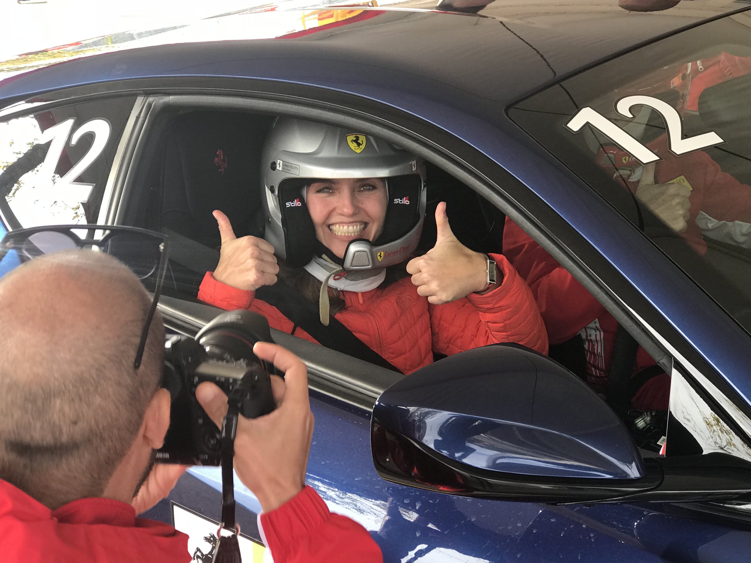  What it feels like to go 240 km/h in a Ferrari driven by a professional race car driver. 
