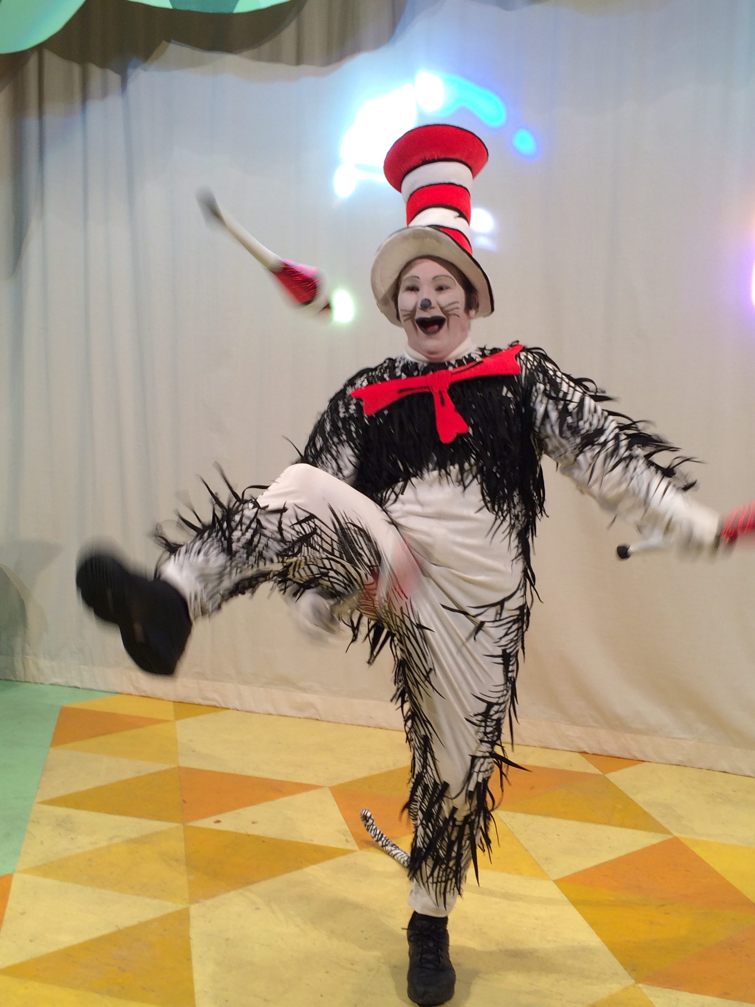 Cat in the Hat Juggling