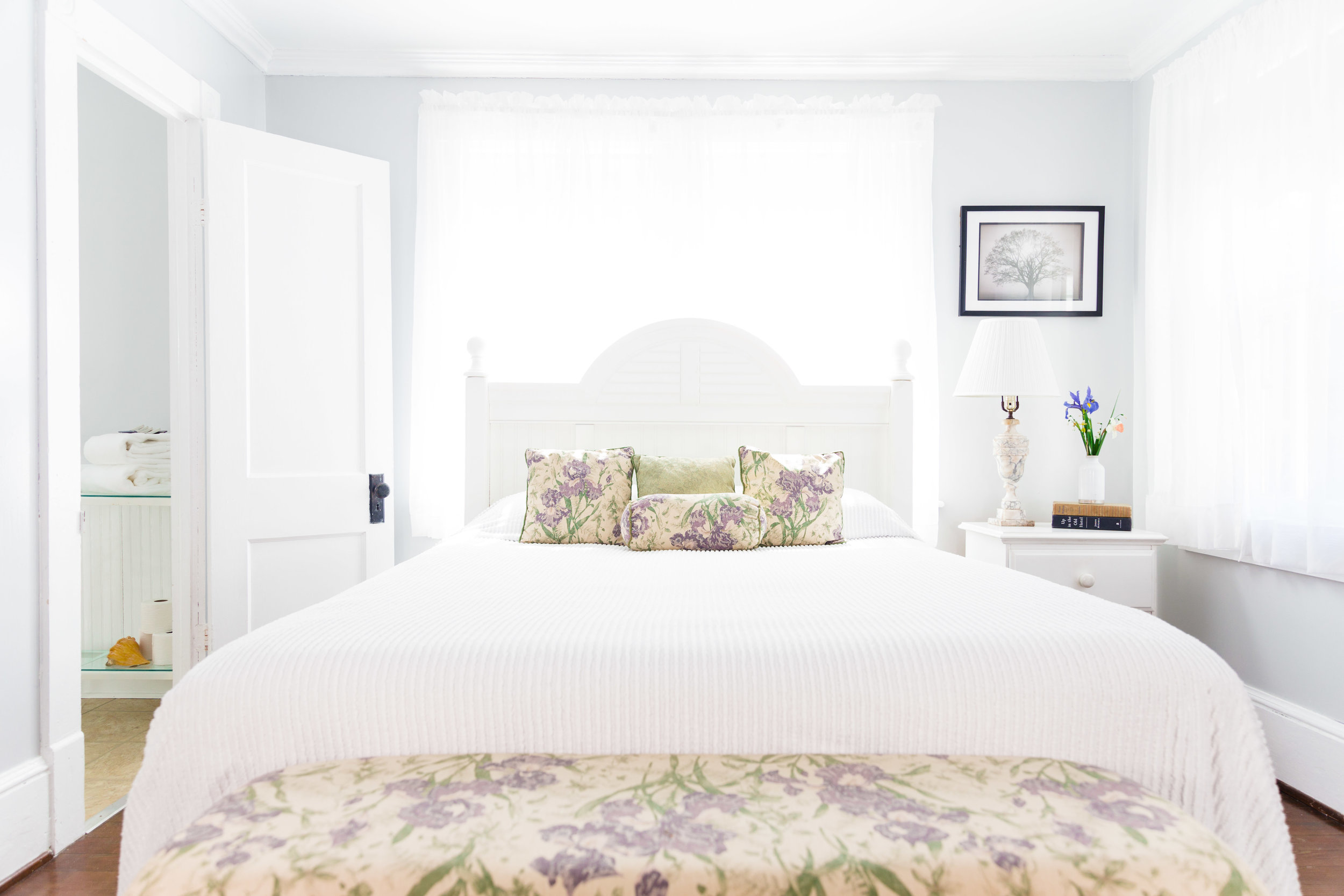 Crews Inn_Inside_Baxter_Miller-25.jpg
