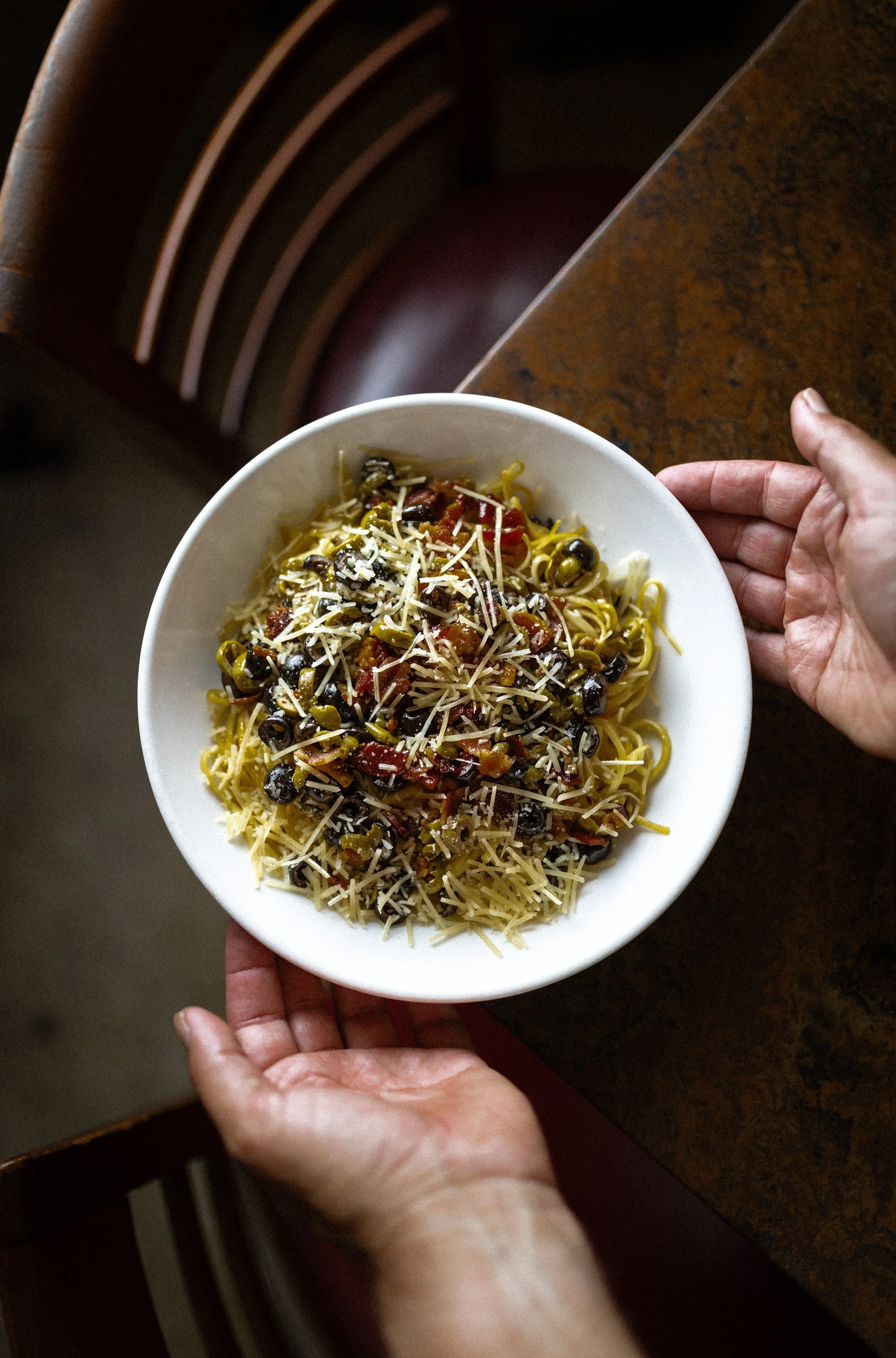 cincinnati-restaurant-menu-photography-arnolds