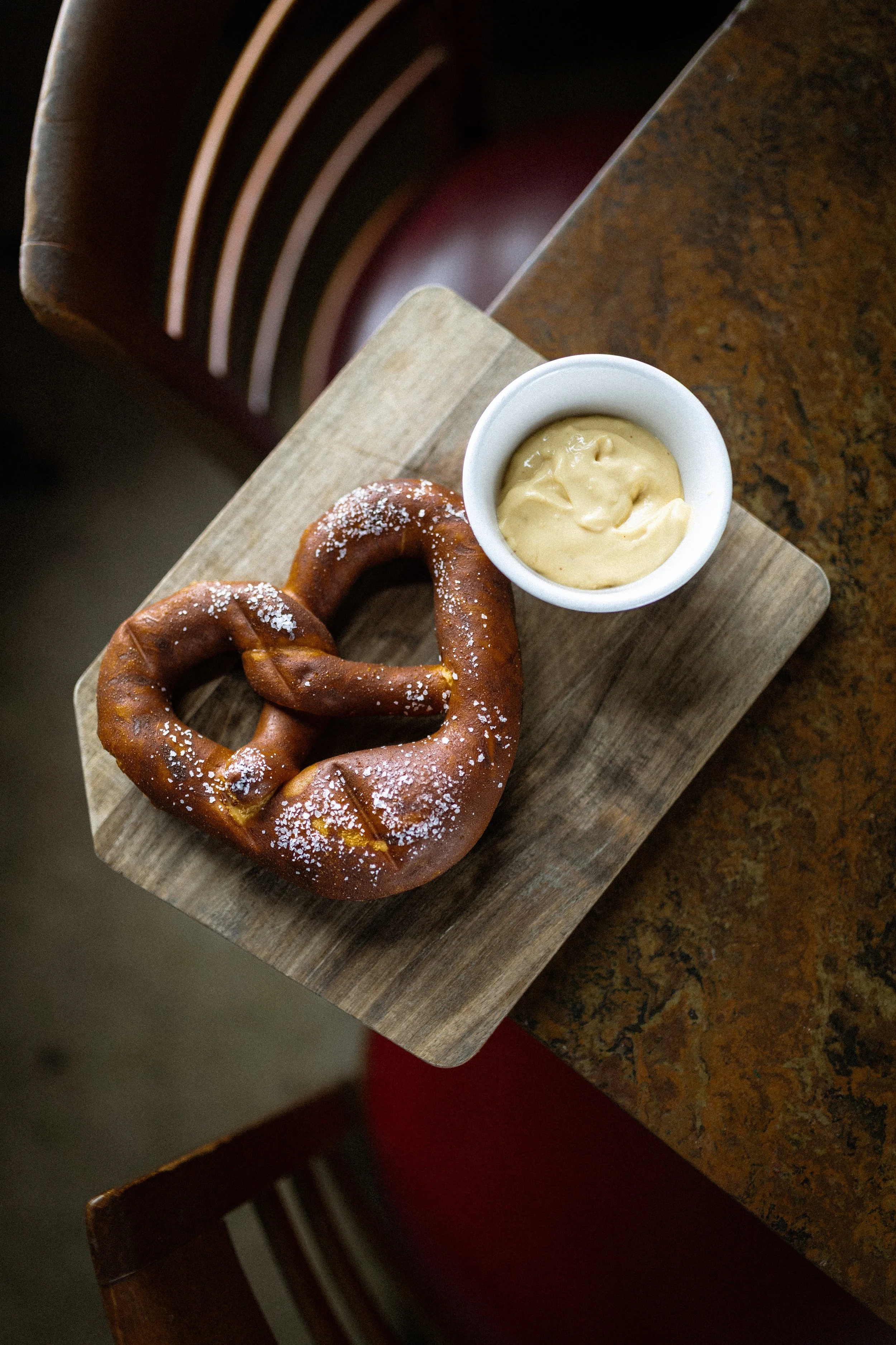cincinnati-restaurant-menu-photography-arnolds