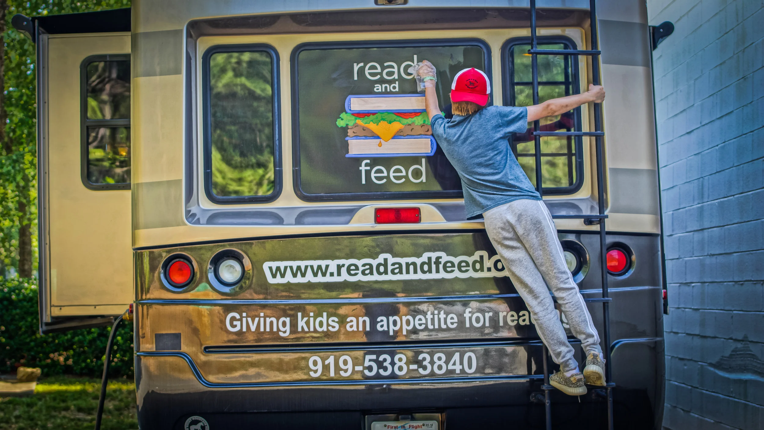 Read and Feed Bus.jpg