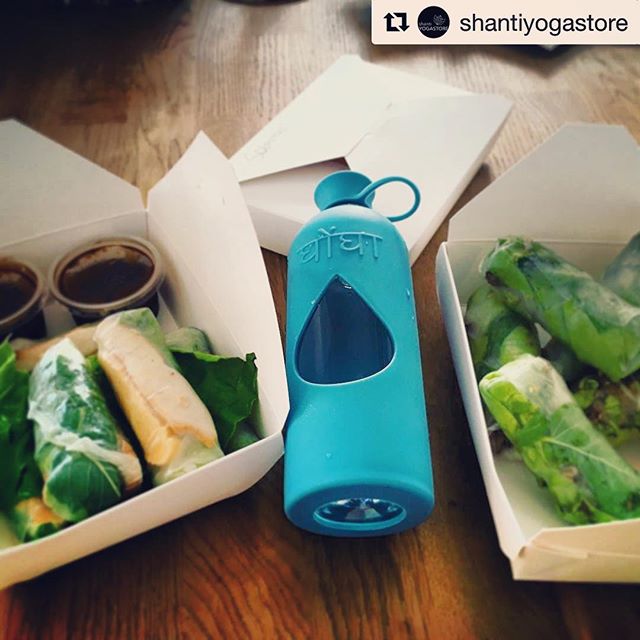 Todays healthy lunch inspiration from @shantiyogastore 👌🌸🙏 Here with our Ghongha Azure! Only a few left in stock #getitwhileyoucan shop link in bio! ✌️