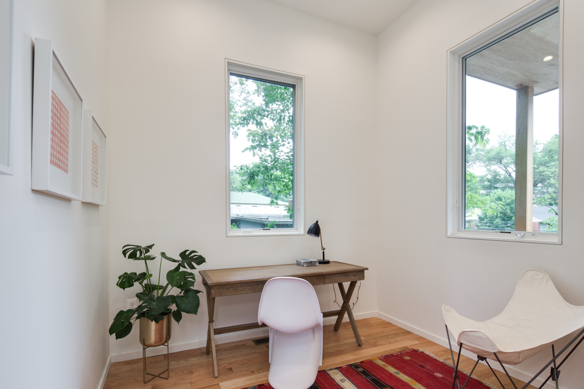048 Office.jpg