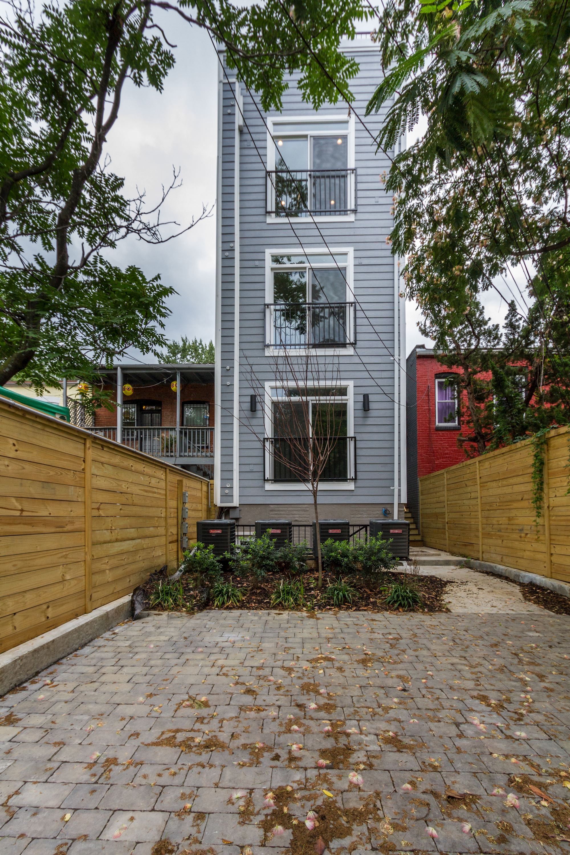002_1308_L_STREET_SE_UNIT_1_240557_362843.jpg