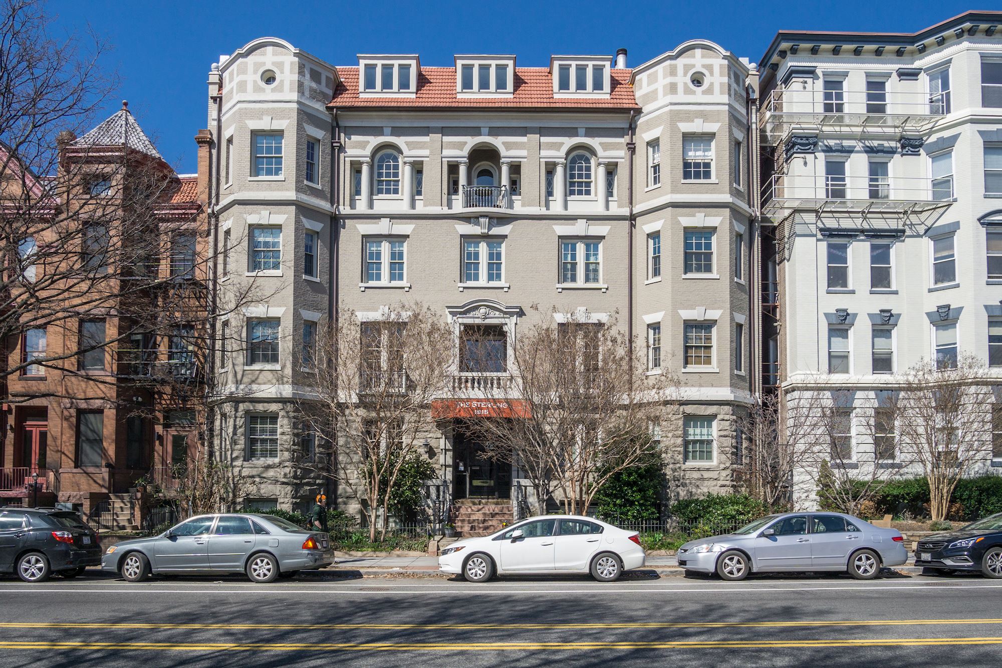 001_1915_CALVERT_ST_NW_257136_415205.jpg