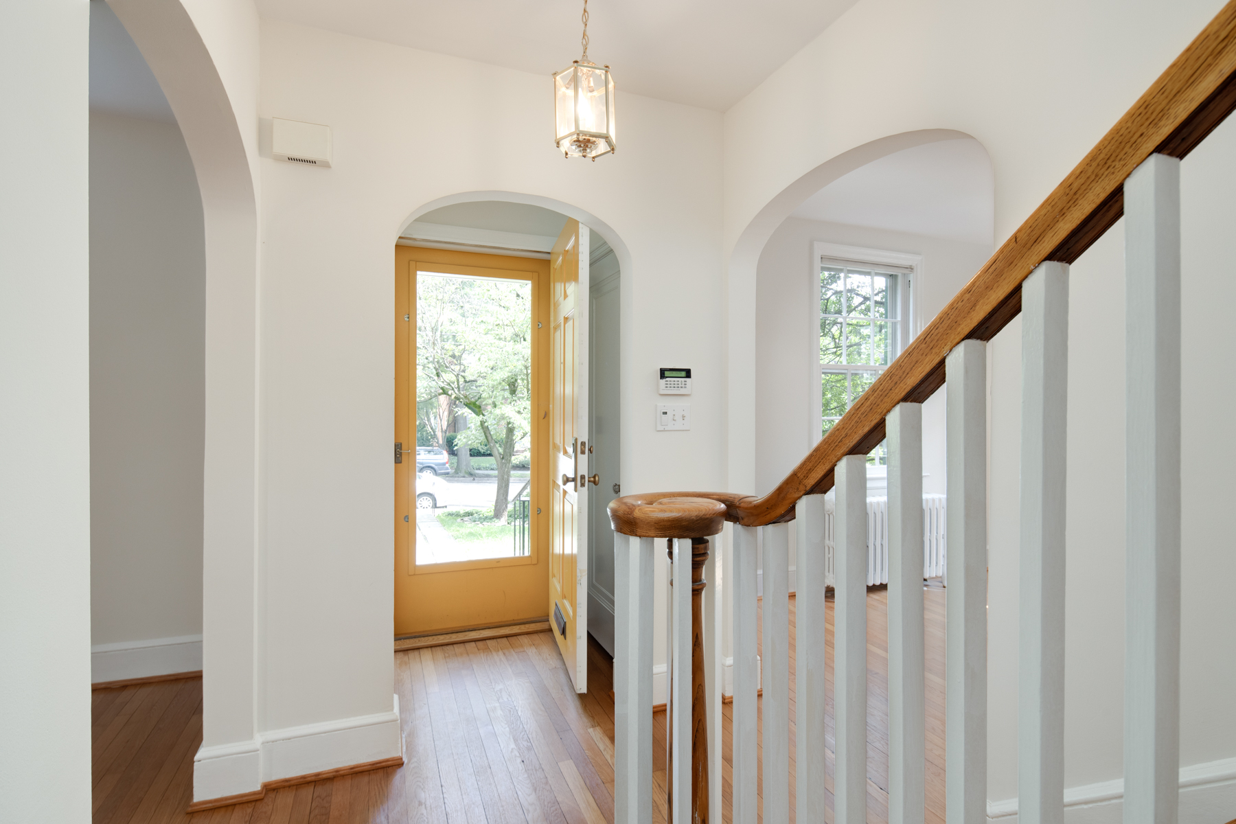 004 Foyer.jpg