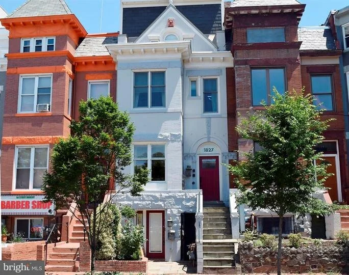 1827 1st Street.jpg