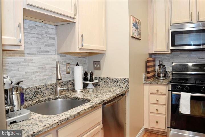 1827 1st Street_3.jpg