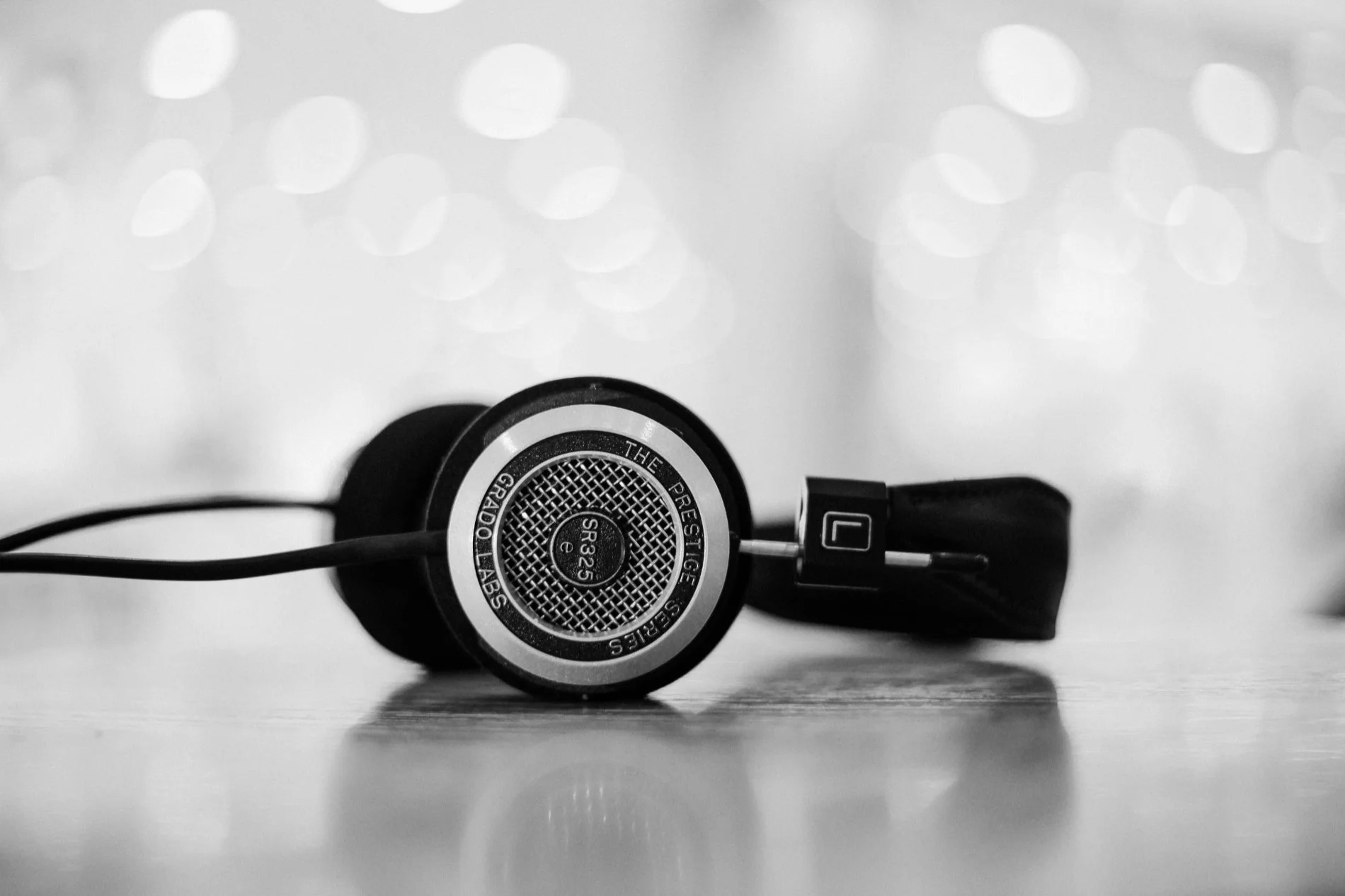 Marketing Canvas - Listening to