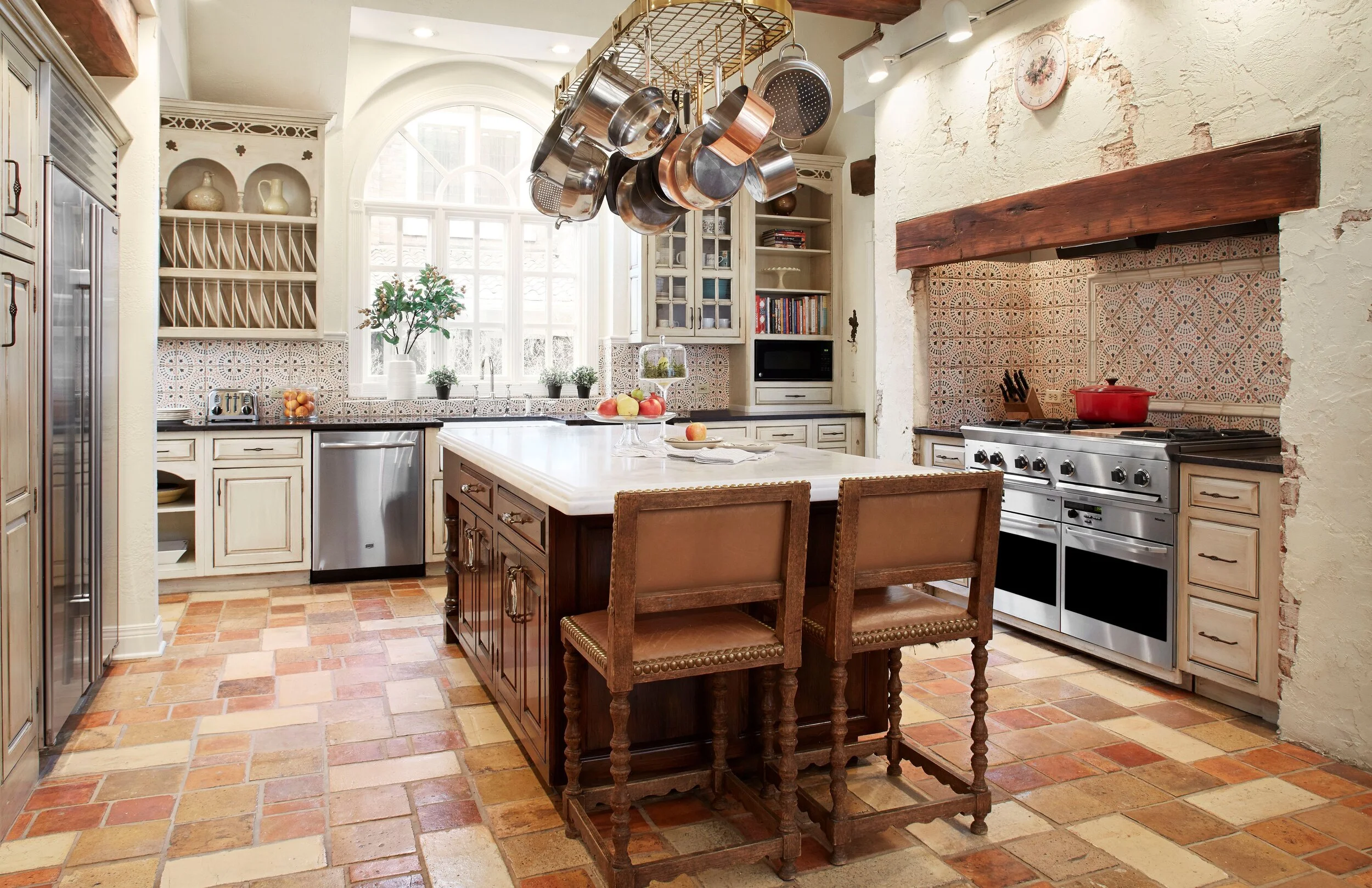 traditional-kitchen-terra-cotta-copper-hinsdale.jpeg