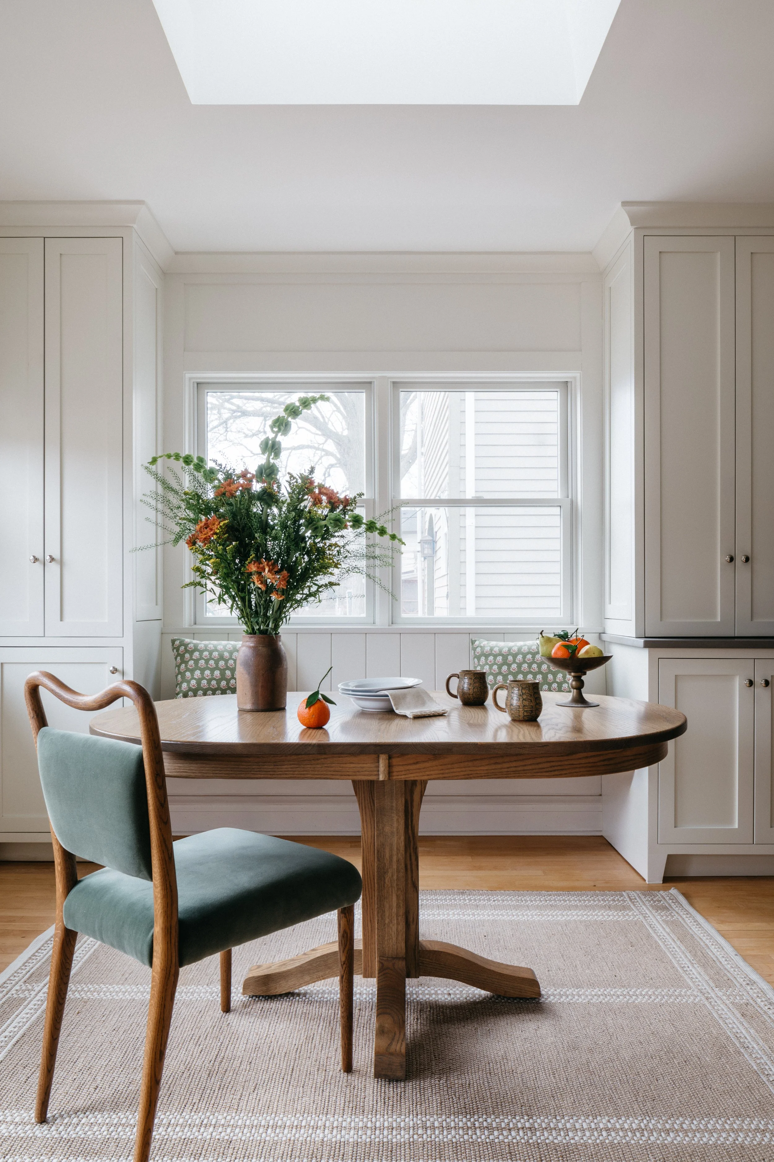 molly-quinn-design-traditional-breakfast-nook-oak-park